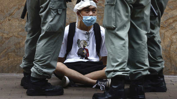 चीन के इस कानून से घबराएं हैं हांगकांग के लोग 