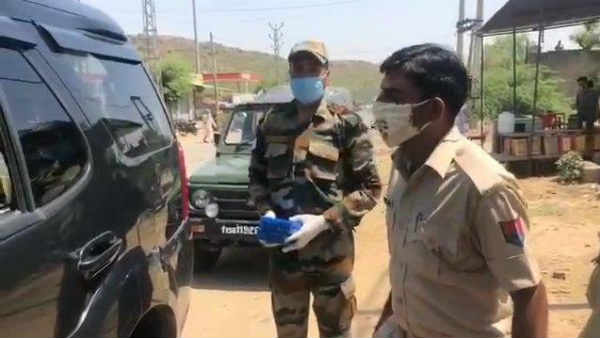 मार्च माह से ड्यूटी पूरी कर रहे जवान मार्च माह से ड्यूटी पूरी कर रहे जवान