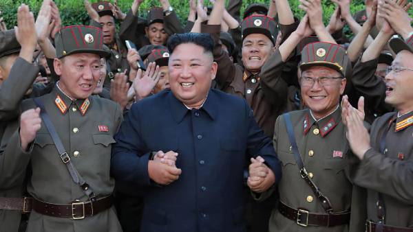 उत्तर कोरिया समुद्र में एक मिसाइल के परीक्षण करने की तैयारी कर रहा है