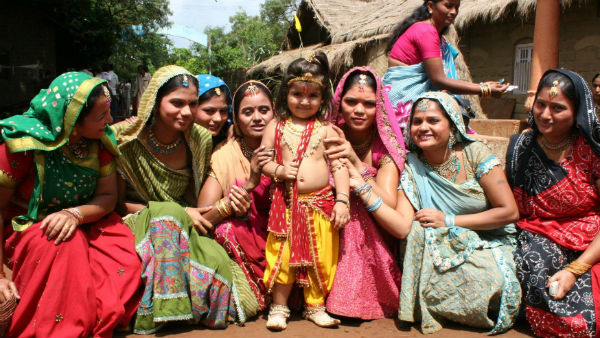 ति के पिता गगन भाटिया एक बिजनेसमैन हैं... ति के पिता गगन भाटिया एक बिजनेसमैन हैं...