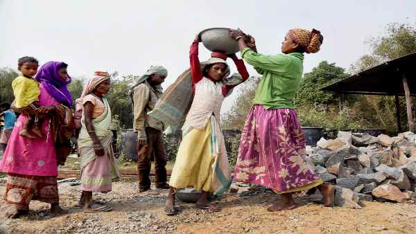 रेड जोन में है ये भी दी गई है छूट रेड जोन में है ये भी दी गई है छूट