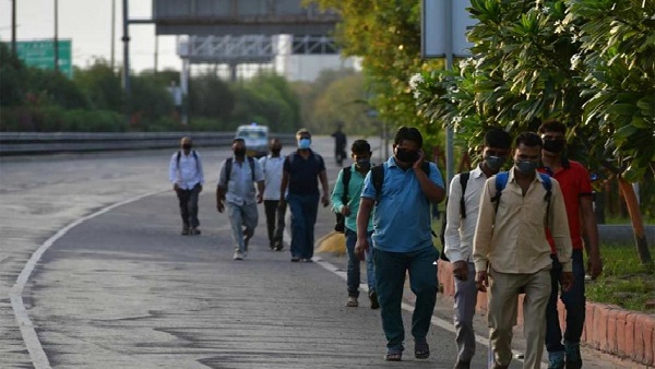 पत्नी ने दूर रहने को कहा 