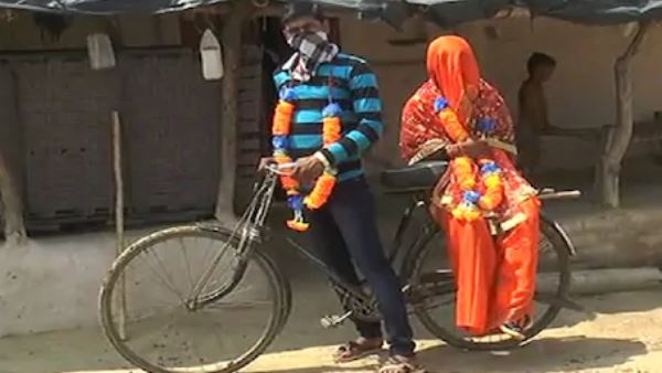 man travelled 90 km from bicycle to get his bride during lockdown man travelled 90 km from bicycle to get his bride during lockdown