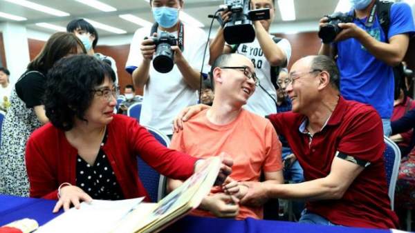 माओ को बेच दिया गया था