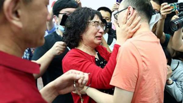 पुलिस ने हजारों लापता बच्चों को परिवार से मिलवाया