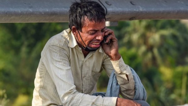 'आंखें खोलता हूं तो मेरा सिर घूमता है'