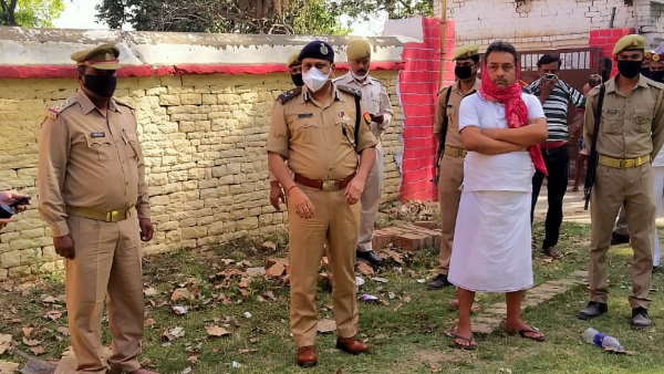 मुंबई से घर जा रहे थे वापस मुंबई से घर जा रहे थे वापस