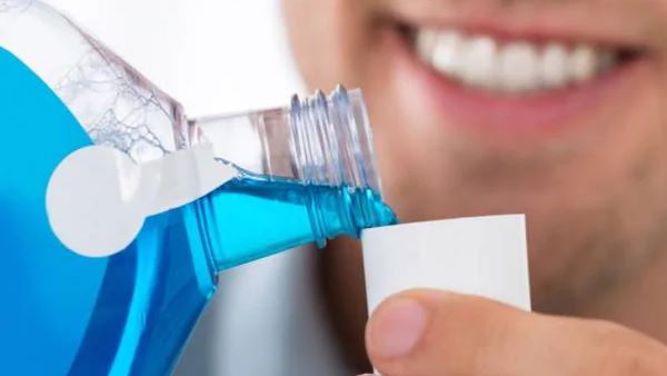 रोज माउथवॉश करना भी है फायदेमंद