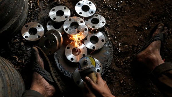 लॉकडाउन की वजह से ज्यादातर उद्योग वेंटिलेटर पर 