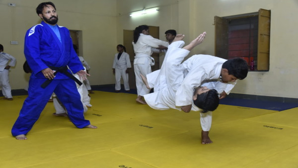  मुझे सिर्फ खिलाड़ी से मतलब है