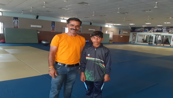  टीचर किशन सोनी ने पहचानी प्रतिभा