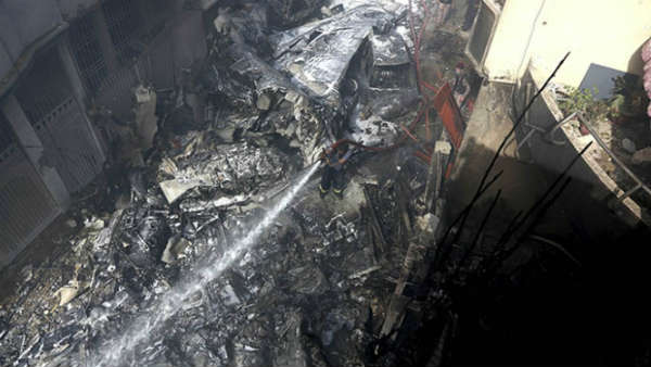 karachi-plane-crash-250 karachi-plane-crash-250