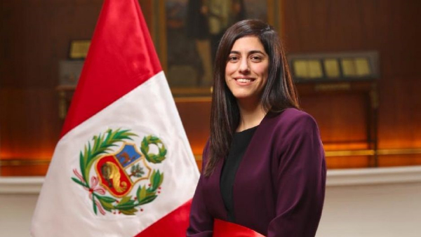 पेरु की 35 वर्षीय वित्त मंत्री ने जीता जनता का दिल पेरु की 35 वर्षीय वित्त मंत्री ने जीता जनता का दिल