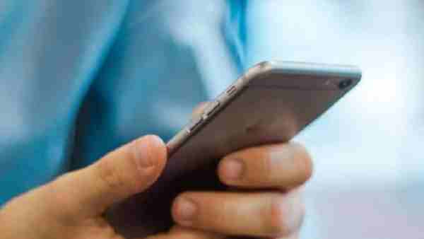 A boy morphs photo and pressurized girl for chat A boy morphs photo and pressurized girl for chat