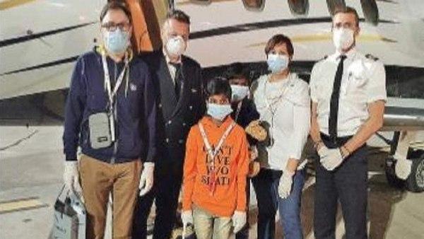 इटली जाते वक्त दुबई में रुक गए थे दोनों भाई