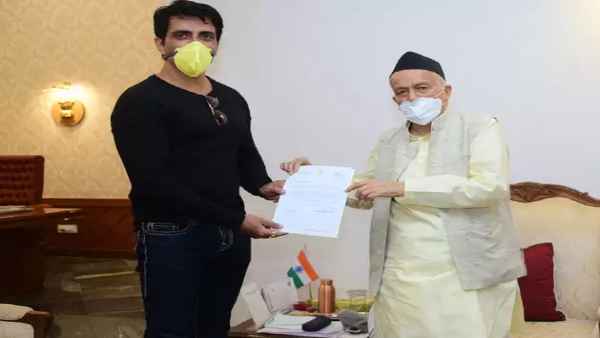 गवर्नर कोश्यारी ने भी की सराहना गवर्नर कोश्यारी ने भी की सराहना