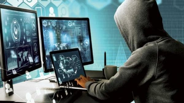 चुराए गए डेटा में फोन नंबर्स, ईमेल एड्रेस 