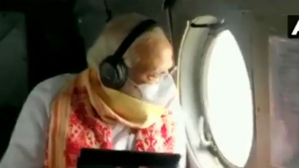 Cyclone Amphan से हुई तबाही का जायजा ले रहे हैं PM मोदी Cyclone Amphan से हुई तबाही का जायजा ले रहे हैं PM मोदी