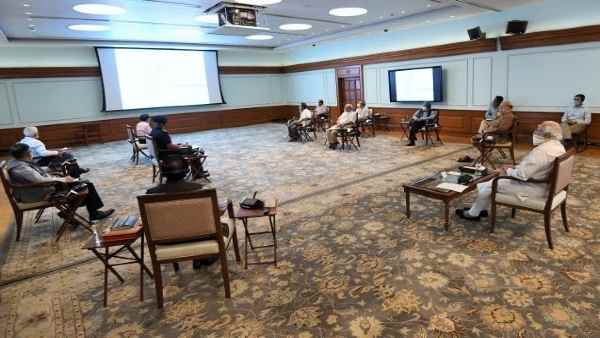 सुपर साइक्लोन 'अम्फान' से निपटने की तैयारियों की समीक्षा