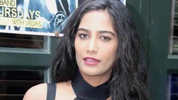 गिरफ्तार होने की बात को खारिज किया