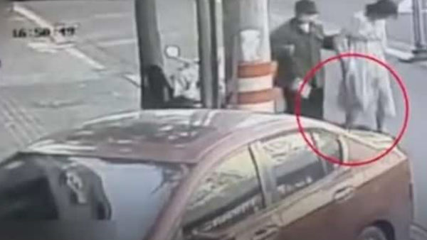 महिला की पहली प्रेग्‍नेंसी थी, घटना के वक्‍त बूढ़े अंकल थे मौजूद