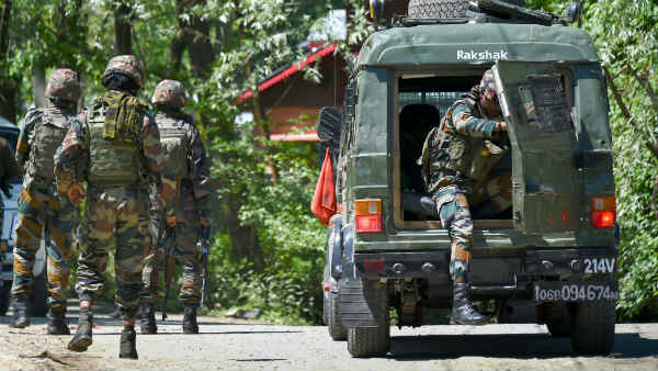 पढ़े लिखे युवा जुड़ रहे आतंकवाद से पढ़े लिखे युवा जुड़ रहे आतंकवाद से