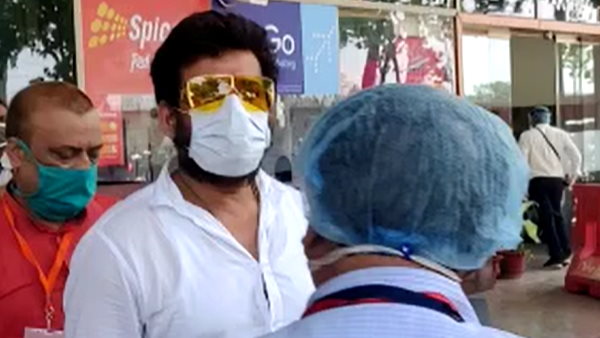 MP Ravi Kishan asked officers on city airport about sanitizer tunnel