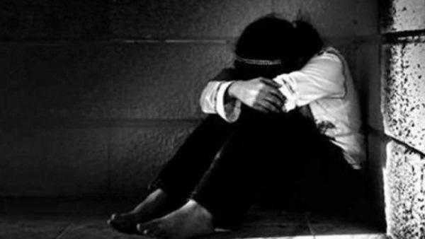 ब्लैकमेल कर सात महीने से कर रहे थे शारीरिक शोषण