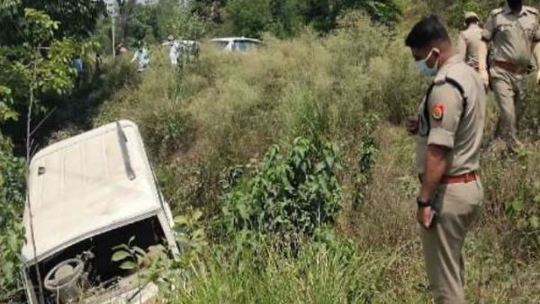 Additional Commissioner of Income Tax died in road accident in shravasti Additional Commissioner of Income Tax died in road accident in shravasti