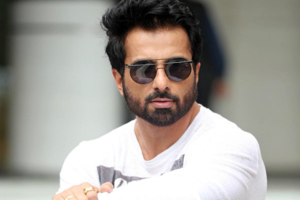  सोनू सूद को मिला प्रशस्ति पत्र