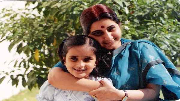 हर सांस के साथ आप याद आती हैं मां...... हर सांस के साथ आप याद आती हैं मां......