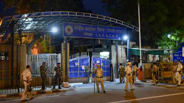 रेप के आरोपी एचआईवी+ कैदी को जमानत