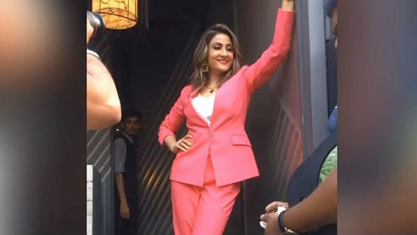 आंखों को भी नुकसान पहुंचा रहा फोन आंखों को भी नुकसान पहुंचा रहा फोन