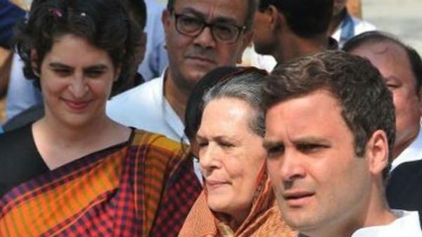 दिल्ली के डीसीपी ने लगाई थी क्लास दिल्ली के डीसीपी ने लगाई थी क्लास