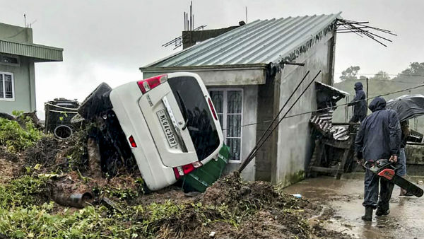 पिछले हफ्ते की तुलना में हल्का पिछले हफ्ते की तुलना में हल्का
