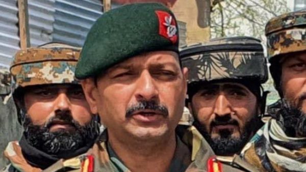 यूपी: हंदवाड़ा में शहीद कर्नल आशुतोष के परिवार को 50 लाख की सहायता राशि का ऐलान यूपी: हंदवाड़ा में शहीद कर्नल आशुतोष के परिवार को 50 लाख की सहायता राशि का ऐलान