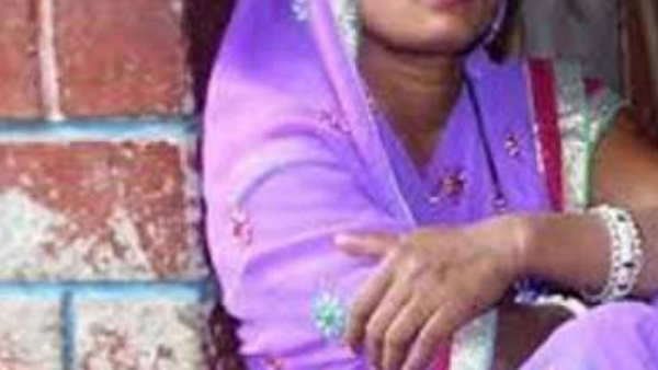 केरोसिन का तेल डालकर जिंदा जलाया केरोसिन का तेल डालकर जिंदा जलाया