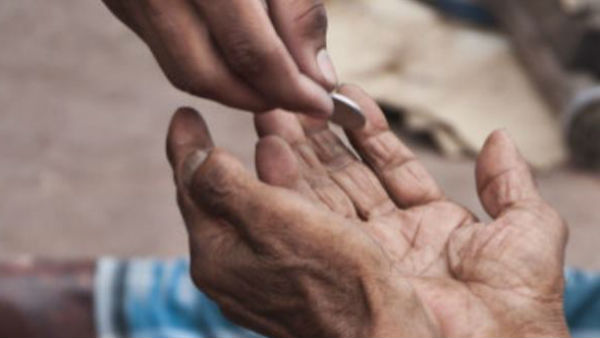 24 साल से परिवार से अलग रह रहा