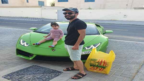  ग्राहकों को लेम्बोर्गिनी पर छोटी सी ड्राइव भी करवा रहा 