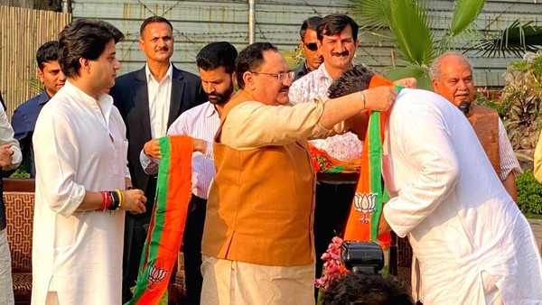 बागियों के सामने दोहरी चुनौती बागियों के सामने दोहरी चुनौती