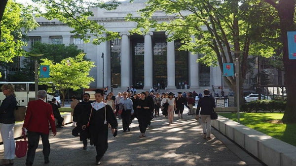  विश्व की TOP यूनिवर्सिटी