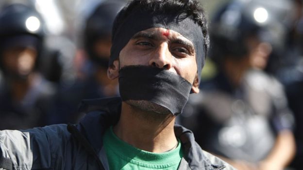 नेपाल-भारत के कड़वे होते रिश्तों के बीच किधर हैं मधेशी? नेपाल-भारत के कड़वे होते रिश्तों के बीच किधर हैं मधेशी?