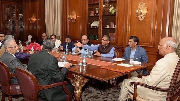 ट्रस्ट की वेबसाइट पर राष्ट्रपति रामनाथ कोविंद के साथ ये तस्वीर भी लगाई गई है