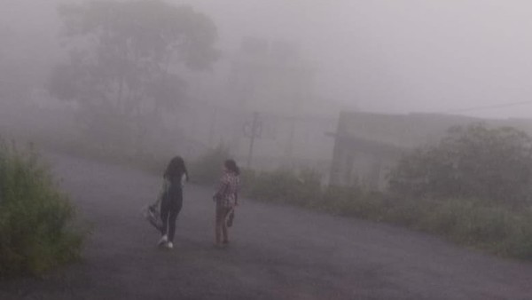 बारिश में नहाने का मन करे तो 