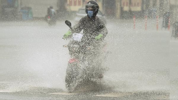 साइक्लोन मैन ने दी अहम जानकारी 