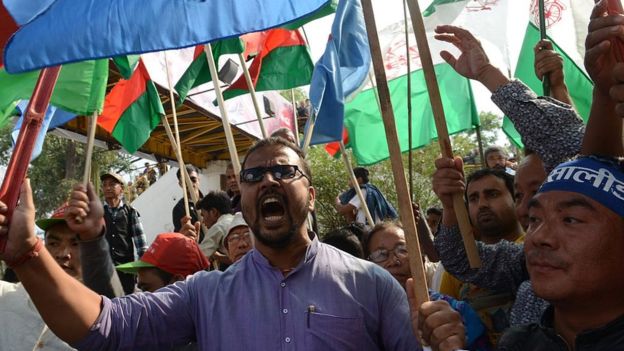 नेपाल-भारत के कड़वे होते रिश्तों के बीच किधर हैं मधेशी? नेपाल-भारत के कड़वे होते रिश्तों के बीच किधर हैं मधेशी?