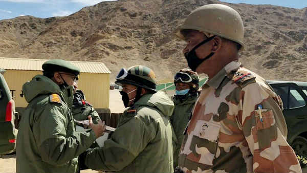 जनरल नरवणे ने लिया जायजा 