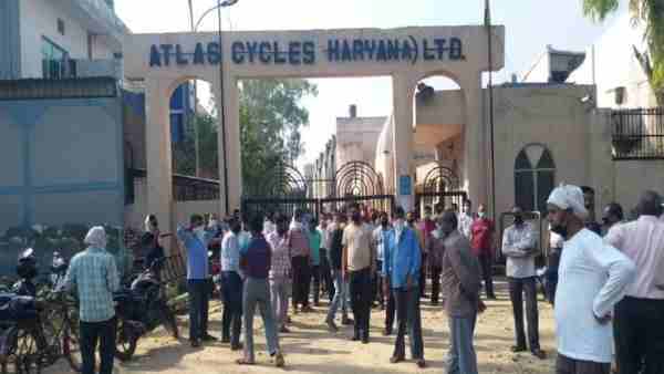 अनिश्चिकाल के लिए बंद की फैक्ट्री