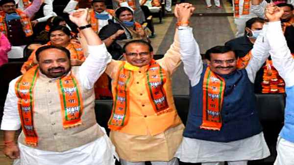 भाजपा के दलित कार्ड से कांग्रेस परेशान भाजपा के दलित कार्ड से कांग्रेस परेशान