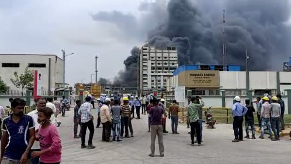 जो लोग अंदर थे वो बुरी तरह झुलसे 